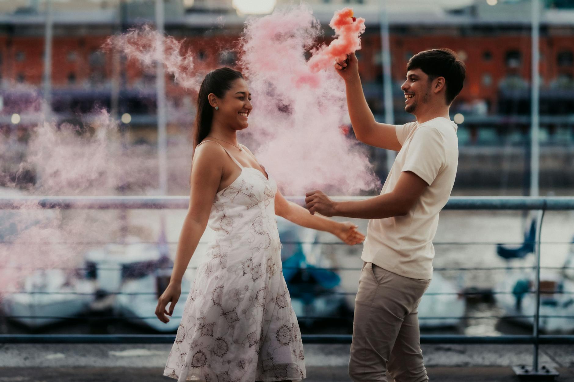 Love Bombing: Wenn zu viel Zuneigung eine Warnung ist